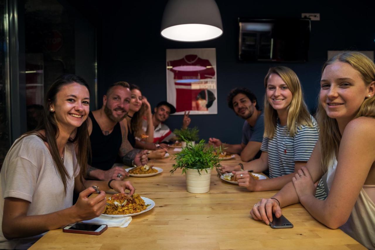 Sant Jordi Hostels Gracia Barcellona Esterno foto