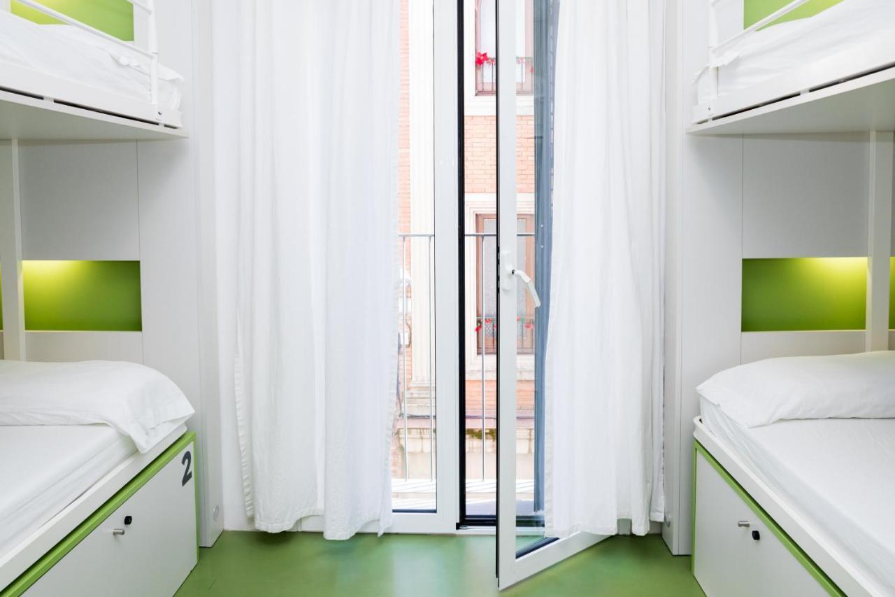 Sant Jordi Hostels Gracia Barcellona Esterno foto